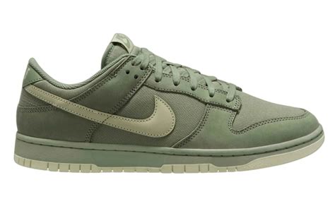 nike dunk olijf groen|olive green oil green sneakers.